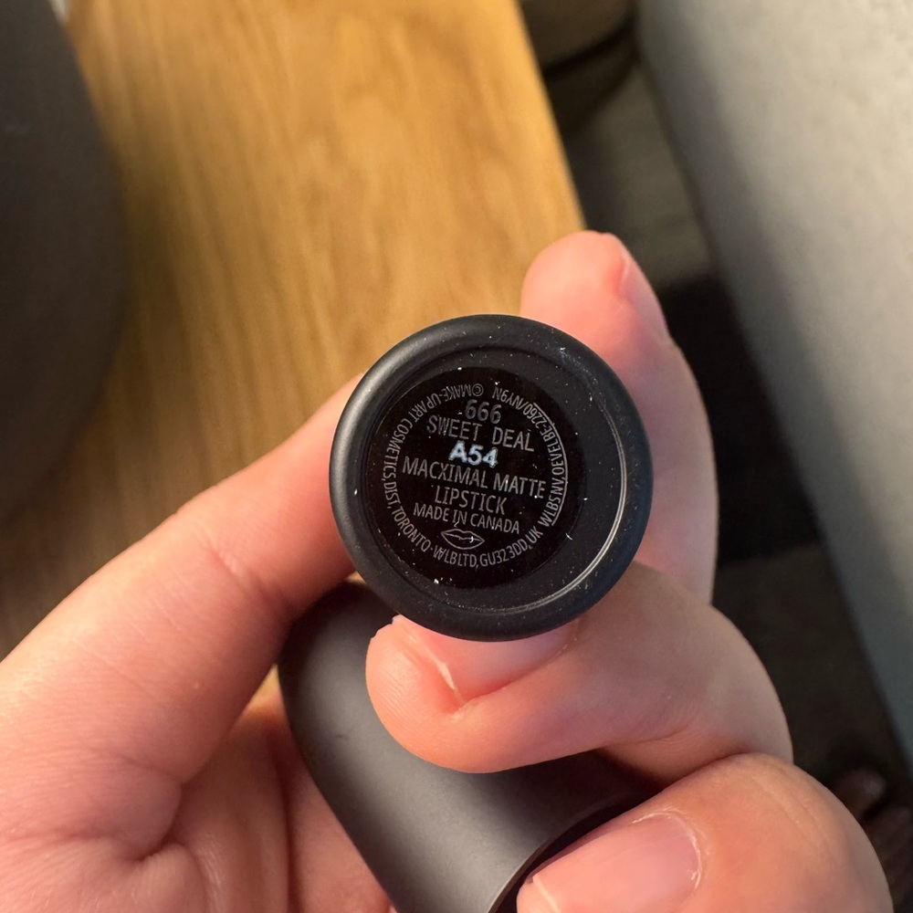 MAC Matte Lipstick bundle - Picture 13 of 16